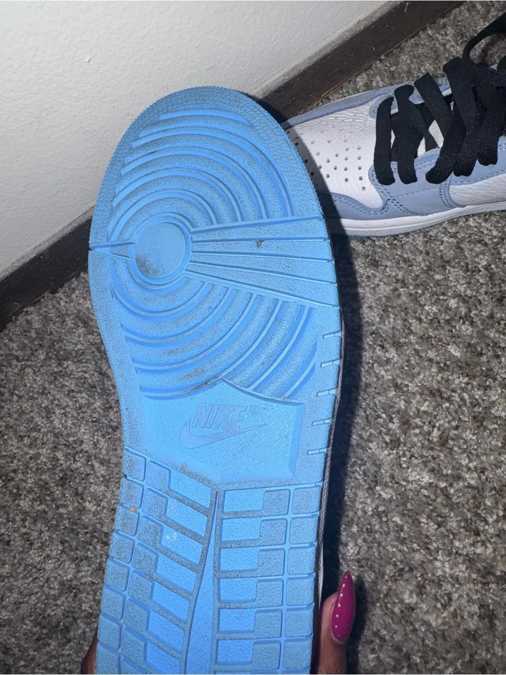 Air Jordan 1 High OG “University Blue” (UNC)